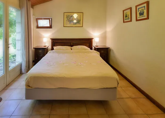 Le Prieure Le Pavillon Дом отдыха